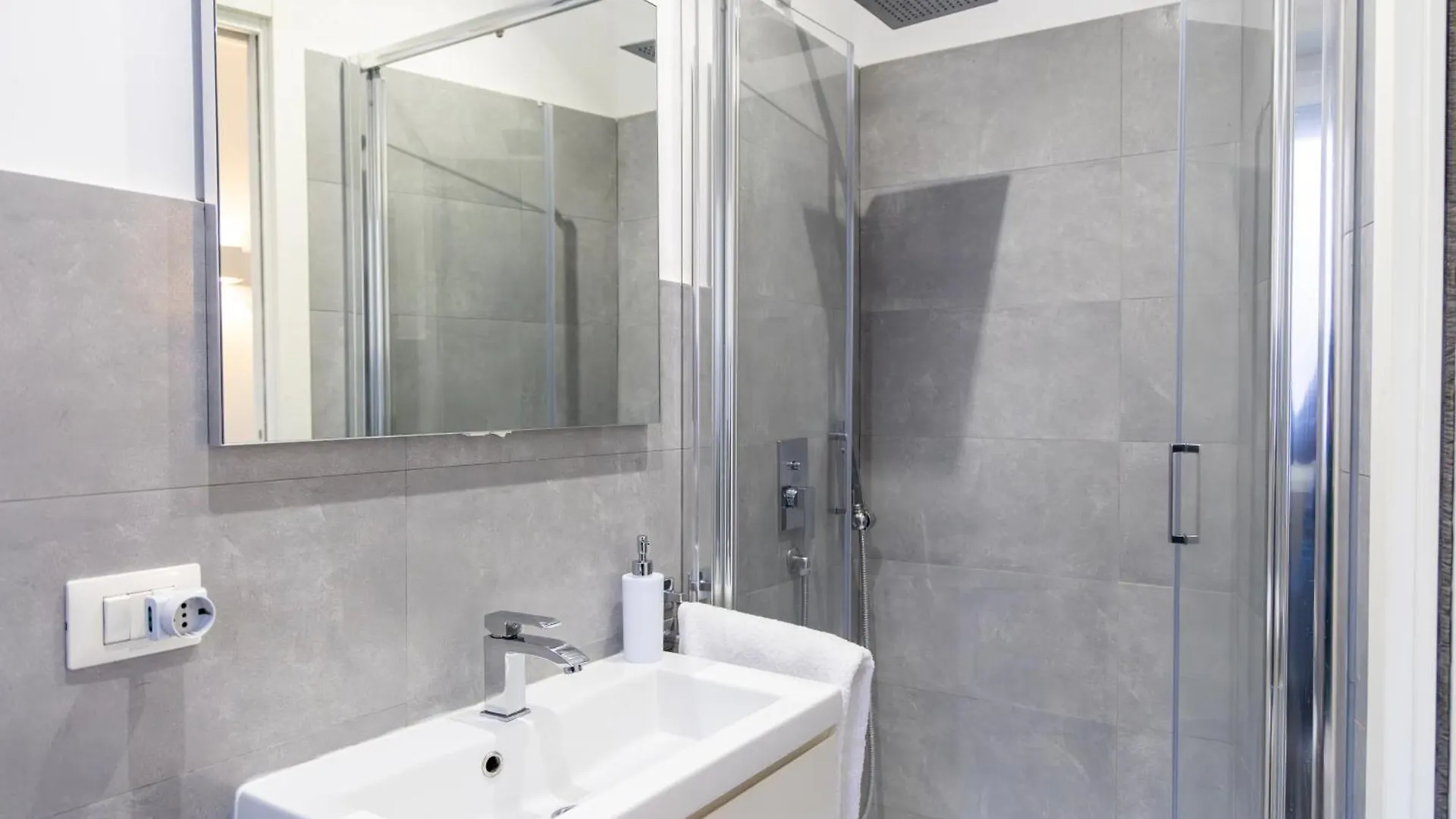 Kibilu - Via Bellegra Apartment Rome